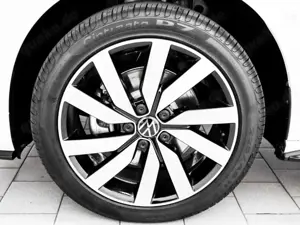 Volkswagen Touran 1.5 TSI DSG Highline 7-Sitzer Navi Kamera Bild 3