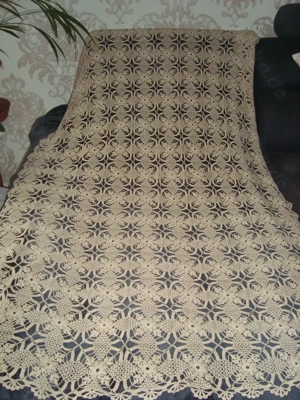 Echte Handarbeit ein Unikat-Häkeldecke