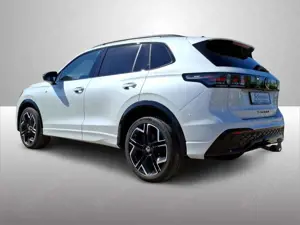 Volkswagen Tiguan 2.0 TDI DSG 4MOTION R-LINE+IQ.LIGHT+AZV+360 Bild 3