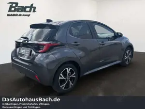 Toyota Yaris 1.5 Hybrid Teamplayer mit Comfort-Paket LM Bild 3