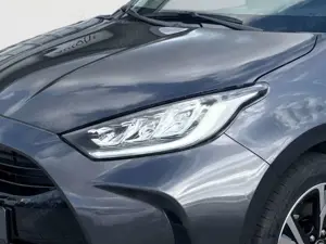 Toyota Yaris 1.5 Hybrid Teamplayer mit Comfort-Paket LM Bild 5