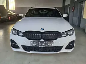 BMW 320 e Touring M Sport+/AHK/Kamera/Shadow-Line Bild 2