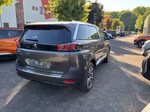 Peugeot 5008 Allure Pack HDi130 7-Sitzer SITZHZG LED ACC Bild 3