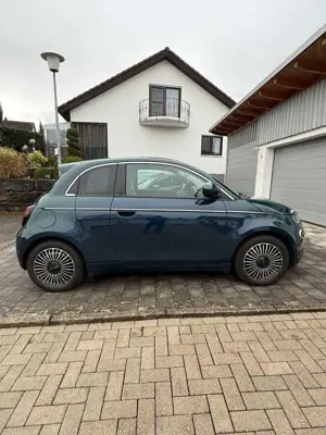 Fiat 500e 500e 42kWh 3+1 la Prima (by Bocelli) Bild 3