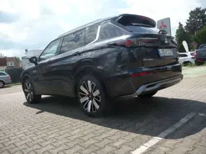 Mitsubishi Outlander 2.4L PHEV TOP 2-Farb Bild 3