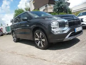 Mitsubishi Outlander 2.4L PHEV TOP 2-Farb Bild 2