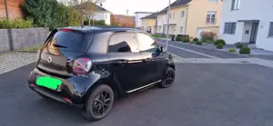 smart forFour EQ passion Cabrio Faltdach 22 KW Schnellader Bild 2
