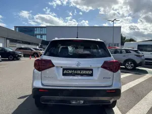 Suzuki Vitara Club 1.4 Mild HYBRID Navi LED Apple CarPlay Androi Bild 4