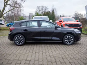 Ford Focus Titanium Style Lim. KAMERA NAVI ACC LED Bild 3