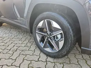 Hyundai TUCSON 1.6 T-GDi HEV Trend + KRELL + MATRIX Bild 3