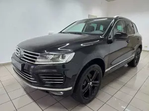 Volkswagen Touareg V6 TDI Executive Edition R Line Panorama ACC AHK