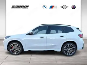 BMW X1 xDrive23i M Sport PRO AHK 20" Head-Up HK HiFi DAB Bild 3