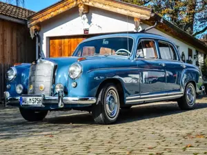 Mercedes-Benz 220 S Ponton