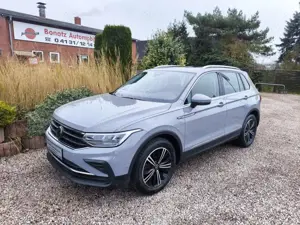 Volkswagen Tiguan 2.0 TDI DSG Life*Navi,Panorama,Sitzhzg,APP,VC,PDC*
