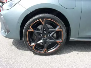 CUPRA Leon LEON SPORTSTOURER VZ 1.5 E-HYBRID DSG NAVI SHZ Bild 4