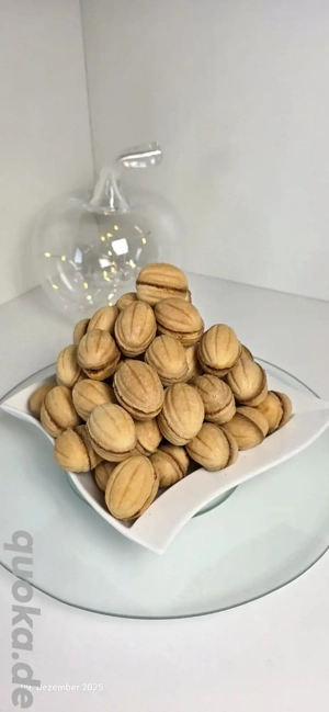 Oreschki Nüsse Kleingebäck mit Karamellfüllung