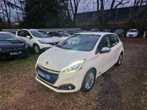 Peugeot 208 1.2T Klima 99Tkm 1Hnd LED Sitzhzg Tempom Alu PDC