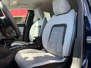 Citroen C4 Hybrid 145  MAX Bild 5