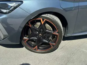CUPRA Leon Sportstourer FL 1.5 e-Hybrid DSG VZ AHK Kamera Sen Bild 5