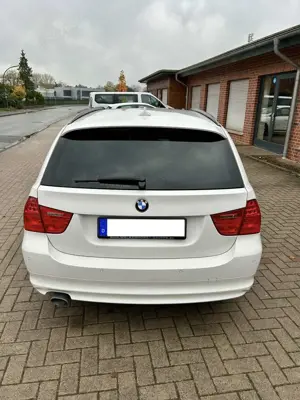 BMW 320 320d Touring Automatik Bild 4