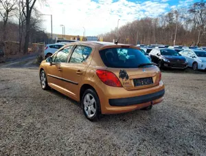 Peugeot 207 Tendance 1.4*Klima*USB*SZH*AHK*LMF*TÜV:12/25 Bild 3