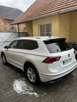 Volkswagen Tiguan Allspace 2.0 TDI SCR 4Motion DSG Highline Bild 3