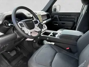 Land Rover Defender 110 D250 Hard Top X-Dynamic SE Bild 3