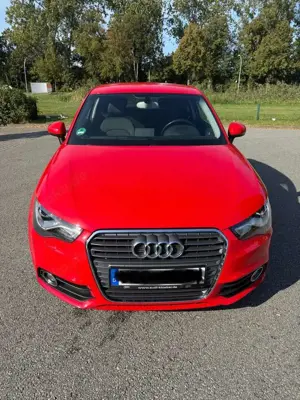 Audi A1 1.6 TDI design NEU TÜV Bis 01 / 2028
