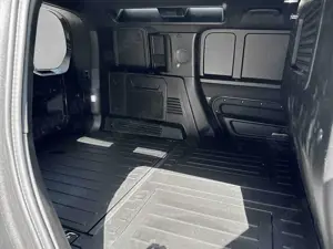 Land Rover Defender 110 D250 Hard Top X-Dynamic SE Bild 5