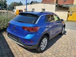 Volkswagen T-Roc Life ACC Kamera LightAssist 17-Zoll Winterpaket Bild 3