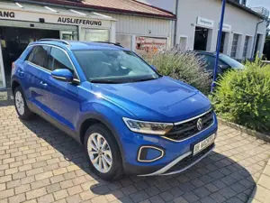 Volkswagen T-Roc Life ACC Kamera LightAssist 17-Zoll Winterpaket Bild 2