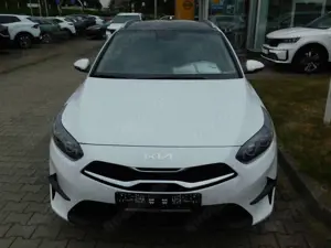 Kia Ceed SW / cee'd SW cee'd Sportswag 1,6D 136 48V DCT7 Platinum PDach Bild 2