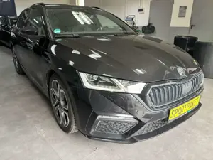 Skoda Octavia Combi RS Plus 4x4 *200PS*DSG*STANDHEIZ:*