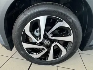 Toyota Aygo 1.0 Teamplayer ACC+Navi+SHZ+Fernlichtass. Bild 5