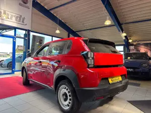Fiat Grande Panda Elektro 83 kW Red Bild 2