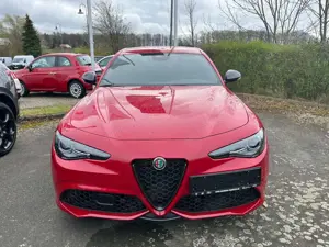 Alfa Romeo Giulia 2.2 Diesel AT8-Q4 Estrema - NAVI+SHZ+RFK+19'' LM Bild 2