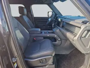 Land Rover Defender 110 D300 X-Dynamic HSE Bild 3