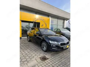 Skoda Octavia Combi Tour 1.5 TSI ACT+Anhängerkupplung+Navi+LED Bild 2