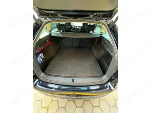 Skoda Octavia Combi Tour 1.5 TSI ACT+Anhängerkupplung+Navi+LED Bild 5