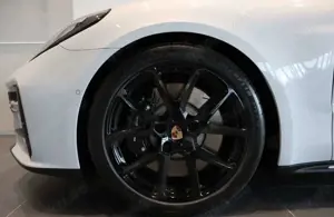 Porsche Panamera 4 S E-Hybrid Bild 3