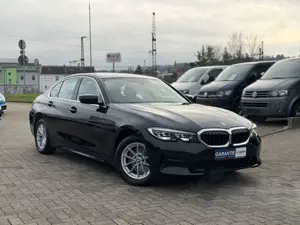 BMW 320 i Lim. Advantage *LED*Assist*Temp*M-Lenkrad* Bild 4