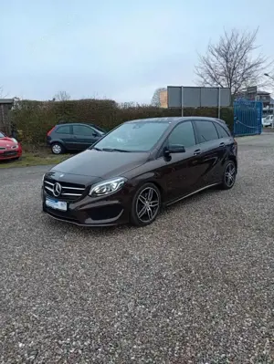 Mercedes-Benz B 250 AMG Line.Aut.Navi.Kam.panoram.Leder.AHK Bild 2