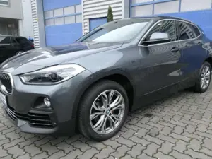 BMW X2 X2 xDrive18d Sport LED Panorama Top Zustand!