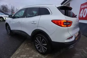 Renault Kadjar 1.3 TCE Bose Edition LED Navi PDC DAB AHK Bild 3