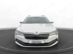 Skoda Superb Combi 2.0 TDI Bild 4