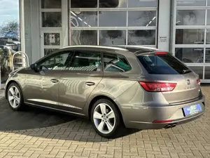 SEAT Leon ST 1.8 TSI DSG FR LED NAVI TEIL-LEDER PDC Bild 4
