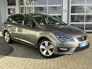 SEAT Leon ST 1.8 TSI DSG FR LED NAVI TEIL-LEDER PDC Bild 3