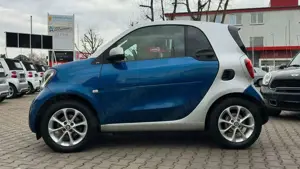 smart forTwo Coupé TURBO DCT BLUE  SILVER EDITION! NAVI! Bild 3