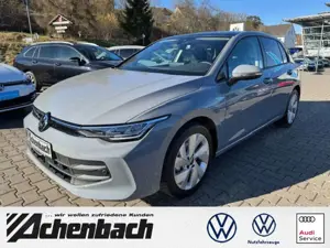 Volkswagen Golf VIII Life 1.5 TSI LED, AHK, Pano, ACC, Klima