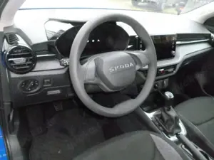 Skoda Fabia 1,0 Drive KLIMA PDC ZV+FB DAB APPLECAR-NAV Bild 5